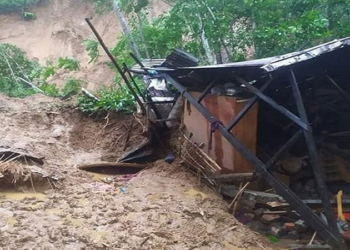 চট্টগ্রামের আলাদা পাহাড় ধসে ৪ জনের মৃত্যু