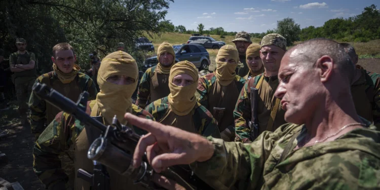 A Ukrainian military instructor of Arey