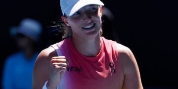 অস্ট্রেলিয়ান ওপেনের সেমিফাইনালে  সিনার ও সুয়েটেক লক