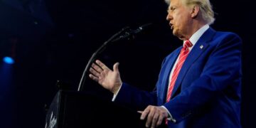 একবার ইন্টারলোপার, আগের চেয়ে আরও শক্তিশালী ট্রাম্প হোয়াইট হাউসে ফিরে এসেছেন