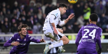 ফিওরেন্টিনার সাথে 3-0 ব্যবধানে জয় নিয়ে শীর্ষে উঠেছে নাপোলি