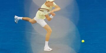 সিনারের পরপর অস্ট্রেলিয়ান ওপেনের শিরোপার সামনে বাধা জাভেরেভ