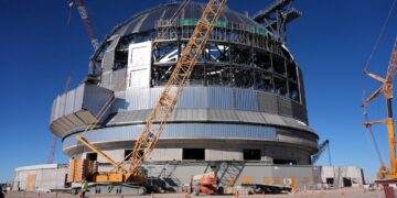 চিলি-ভিত্তিক টেলিস্কোপ প্রাচীনতম নক্ষত্র এবং বহির্জাগতিক জীবনের লক্ষণগুলি অনুসন্ধান করবে