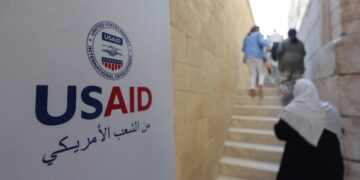 সাহায্য বন্ধ করার পর ট্রাম্প প্রশাসন ইউএসএআইডির কয়েক ডজন সিনিয়র কর্মীকে টার্গেট করেছে