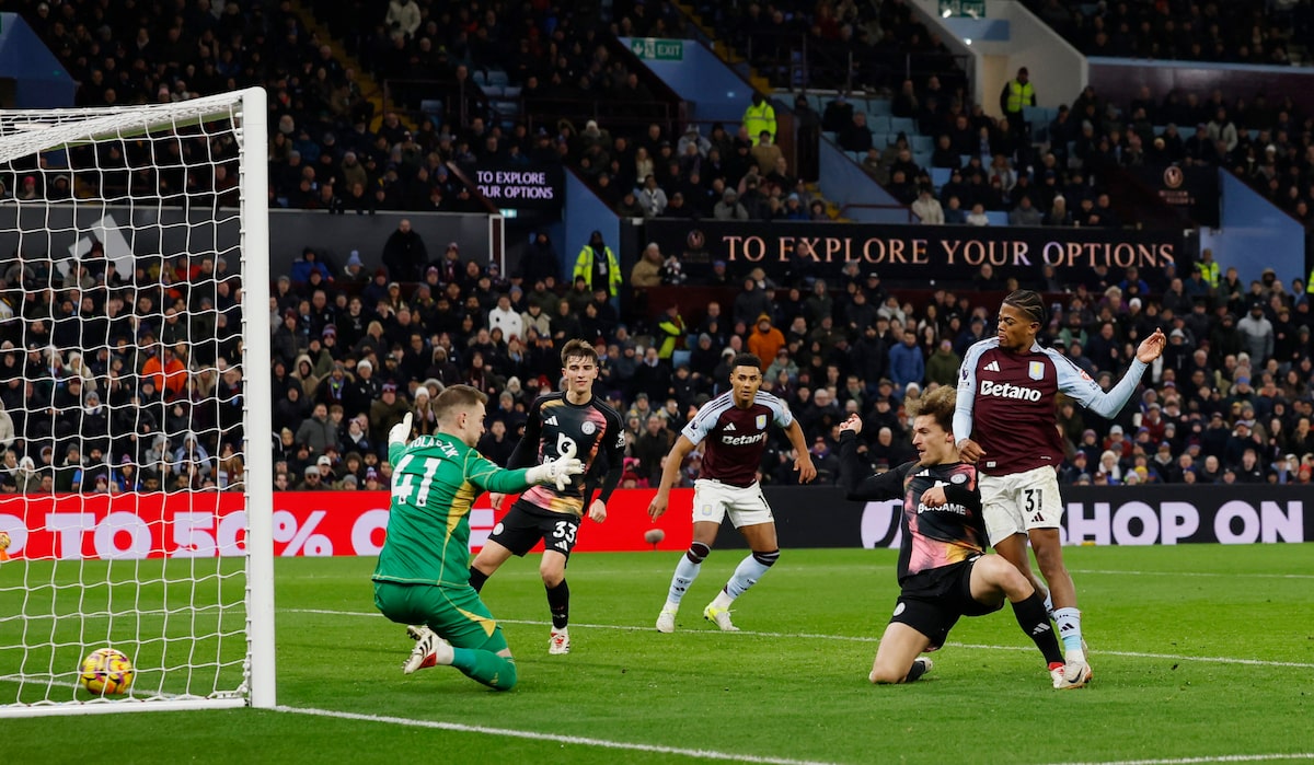 “বেইলি” লিসেস্টারের বিপক্ষে ভিলার জন্য ২-১ গোলে জয় নিশ্চিত করেছে