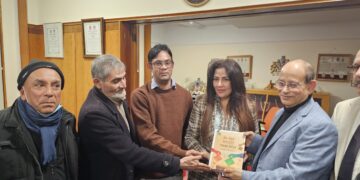 বার্কিং এন্ড ডাগেনহ্যাম কাউন্সিলের মেয়র পার্লারে ব্যারিস্টার তানিয়া আমিরের সাথে ব্রিটিশ-বাংলাদেশী পেশাজীবিদের চায়ের আড্ডা