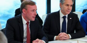 ট্রাম্প অ্যান্টনি ব্লিঙ্কেন, জেক সুলিভানের নিরাপত্তা ছাড়পত্র প্রত্যাহার করেছেন