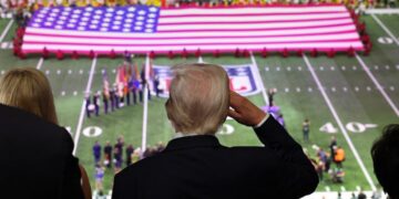 ট্রাম্প একটি জটিল এনএফএল সম্পর্কের সাথে সুপার বোলে যোগ দেন