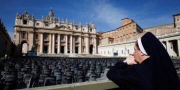 পোপ ফ্রান্সিসের অবস্থা গুরুতর তবে সতর্ক রয়েছে, ভ্যাটিকান বলেছে