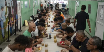 ট্রাম্পের বৈদেশিক সাহায্য স্থগিত করা তৃণমূল গোষ্ঠীগুলিকে লাতিন আমেরিকায় অভিবাসীদের সাহায্য করে