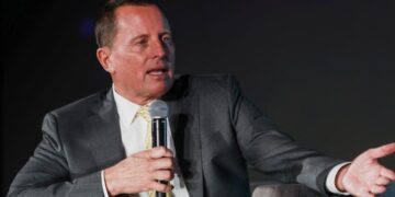 ভেনেজুয়েলা যুক্তরাষ্ট্র থেকে বিতাড়িত অভিবাসীদের ফ্লাইট পুনরায় চালু করতে সম্মত হয়েছে