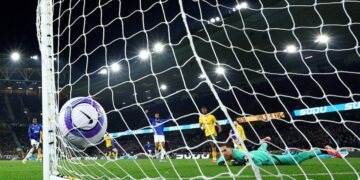 এভারটনের সাথে 1-1 গোলে ড্র করে উলভস ফিরেছে