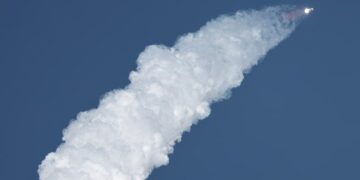 ইউএস এফএএ বলছে মাস্কের স্পেসএক্স স্টারশিপের বিস্ফোরণে 240টি ফ্লাইট ব্যাহত হয়েছে