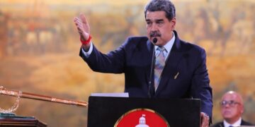 ভেনিজুয়েলার প্রেসিডেন্ট বলেছেন যুক্তরাষ্ট্র থেকে অভিবাসীদের ফ্লাইটগুলি ‘প্রভাবিত’ হয়