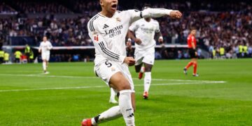 রায়ো ভ্যালেকানোর বিপক্ষে সহজ জয়ের পর শিরোপা দৌড়ে চাপ বজায় রেখেছে রিয়াল মাদ্রিদ