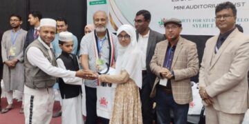 মেধাবী শিক্ষার্থী আহমেদ মারিয়াম ভবিষ্যতে একজন সফট ওয়ার ইঞ্জিনিয়ার হতে চায়