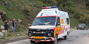 ভারতীয় কাশ্মীরে সন্দেহভাজন জঙ্গি হামলায় পাঁচ পর্যটক নিহত হয়েছে, পুলিশ সূত্র বলছে; আট আঘাত