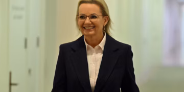 নির্বাচনে পরাজয়ের পর অস্ট্রেলিয়ার রক্ষণশীল লিবারেল পার্টি প্রথম নারী নেতা নির্বাচিত করেছে