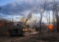 Ukrainian servicemen fires