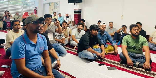 ব্রিটিশ প্রধানমন্ত্রীর কার্যালয়ের সামনে হাঁড়ি পাতিল বিক্ষোভ