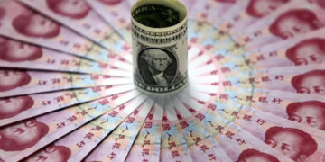 মার্কিন ডলারকে ট্রাম্প দ্বারপ্রান্তে ঠেলে দিচ্ছেন, ইউয়ান অপেক্ষায়