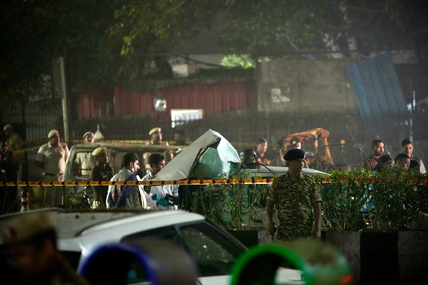 নয়াদিল্লির লাল কেল্লার কাছে গাড়ি বিস্ফোরণে ৮ জন নিহত