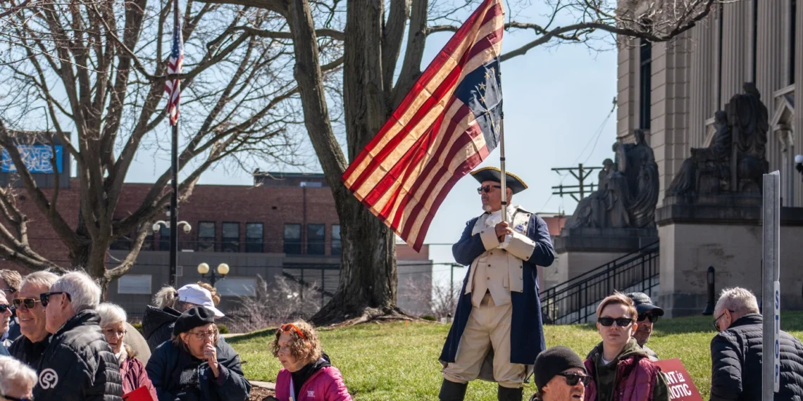 ট্রাম্পের বিরুদ্ধে ‘নো কিংস’ র‍্যালি, লস-অ্যাঞ্জেলেসে হামলা