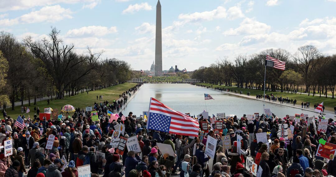 ট্রাম্পের বিরুদ্ধে ‘নো কিংস’ র‍্যালি, লস-অ্যাঞ্জেলেসে হামলা
