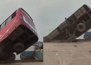 কেন থামছে না দুর্ঘটনা? দৌলতদিয়ার ট্র্যাজেডি ও আমাদের বাস্তবতা