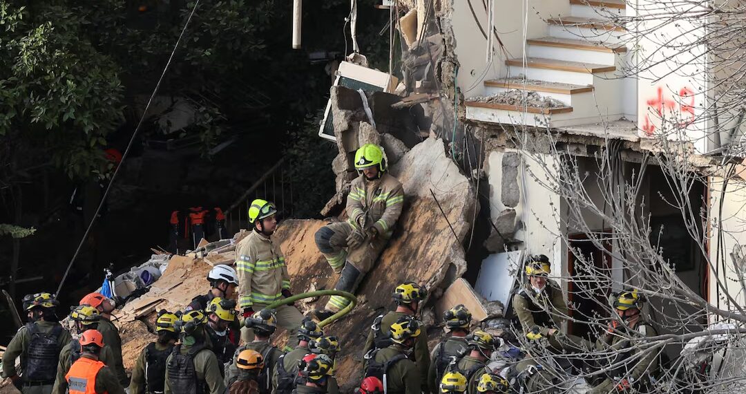 ট্রাম্প বলেছেন প্রণালী বন্ধ থাকলে ইরানে ‘নরক’ নেমে আসবে