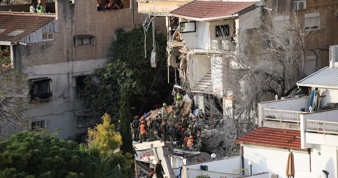 ট্রাম্প বলেছেন প্রণালী বন্ধ থাকলে ইরানে ‘নরক’ নেমে আসবে