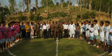 নানিয়ারচর সেনা জোন কর্তৃক বগাছড়িতে ফুটবল টুর্নামেন্টে পুরস্কার ও আর্থিক অনুদান