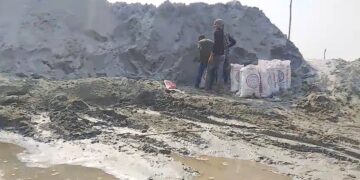 প্রধানমন্ত্রী খাল কাটেন, ভরাট করেন বিএনপি নেতারা