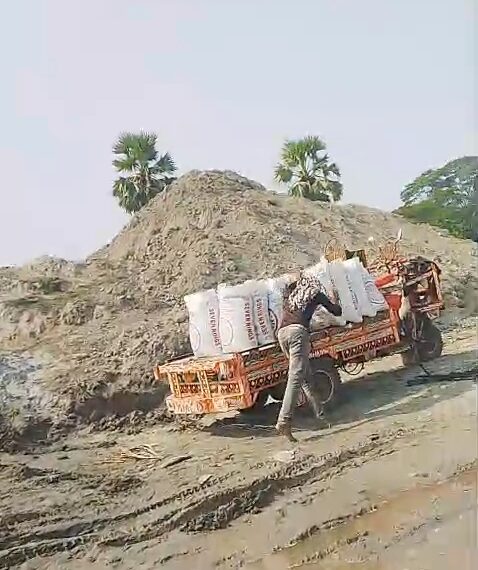 প্রধানমন্ত্রী খাল কাটেন, ভরাট করেন বিএনপি নেতারা