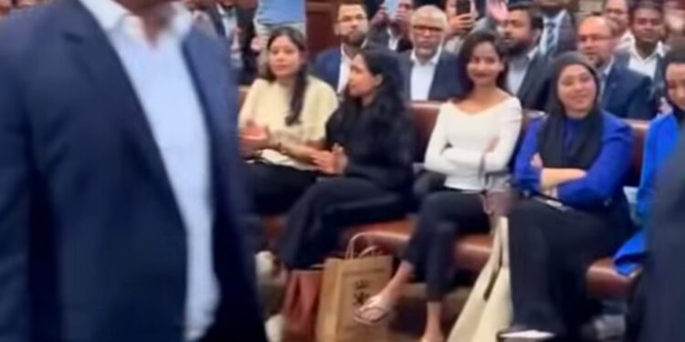 হাসনাত সাদেক কায়েমদের নিয়ে অক্সফোর্ড ইউনিয়ন সোসাইটির সেমিনার ও মিশন বাদামের প্রতিবাদ
