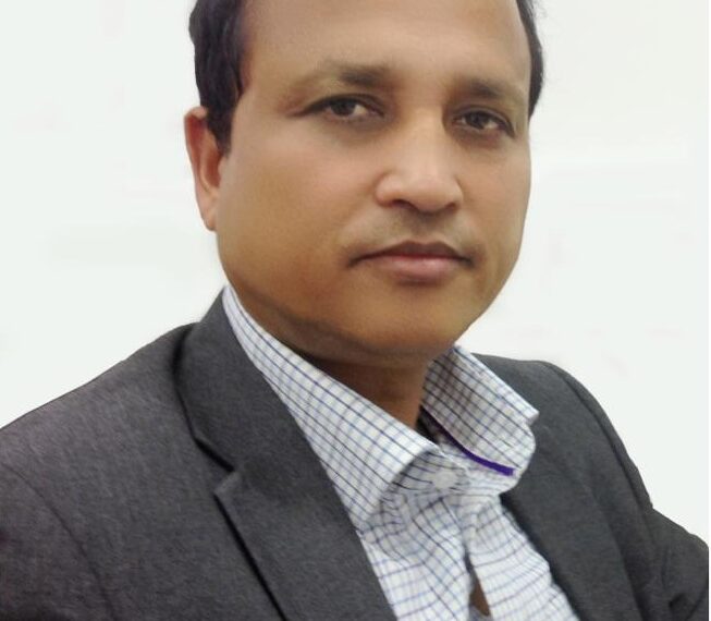 লন্ডনে বাংলাদেশ বইমেলায় সম্মাননা, গুণীজন ফারুক আহমদ সাহিত্যে কবি মাশুক