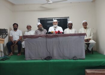 সাঁথিয়ায় ইমামতিতে বাধা, সংবাদ সম্মেলন জামায়াত এমপির