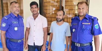 সাঁথিয়ায় নেশাখোর ছেলেকে পুলিশের হাতে তুলে দিলেন মা