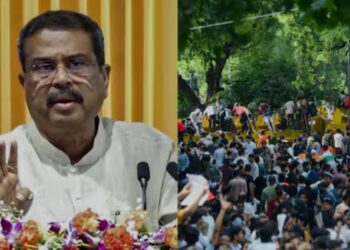 বিক্ষোভের মুখে শিক্ষামন্ত্রী ধর্মেন্দ্র প্রধানের ইস্তফা যন্তর মন্তর ছাড়ছেনা বেঙ্গাত্মক তেলাপোকা পার্টি