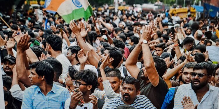 ভারতে বিক্ষোভ প্রশমিত অনশন ভাঙলেন সোনম ওয়াংচুক, প্রধানমন্ত্রীর টুইট যা বললেন অভিজিৎ ডিপকে