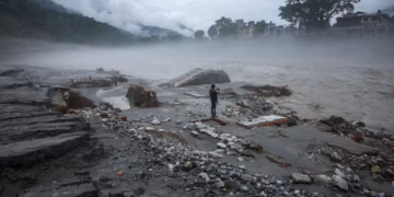 নেপালে