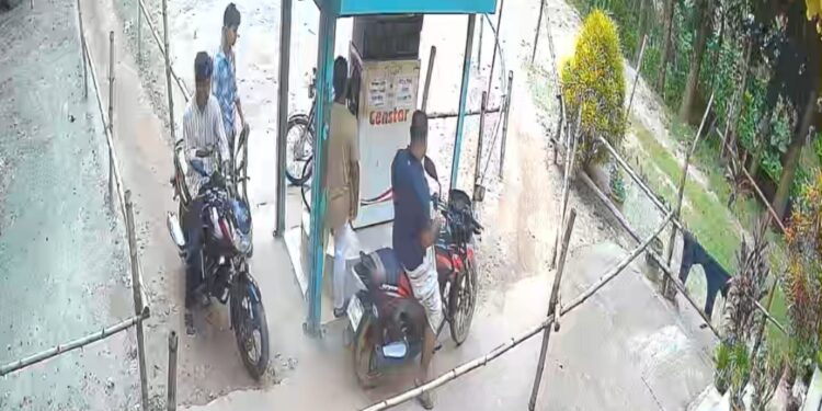 সাঁথিয়ায় শিবির সমর্থক ও ছাত্রদল নেতাকর্মী দ্বন্দ্বে তিনজন আহত, পরিস্থিতি নিয়ন্ত্রণে অতিরিক্ত পুলিশ মোতায়েন